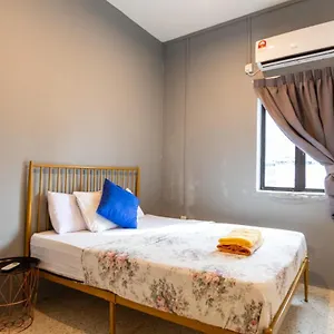 Mac 94 ** George Town
